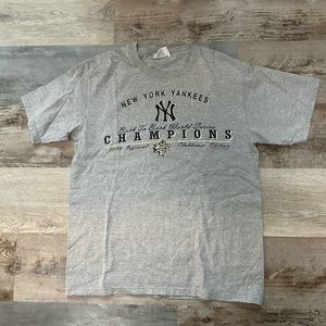 Men’s New York Yankees T-Shirt, Size Medium